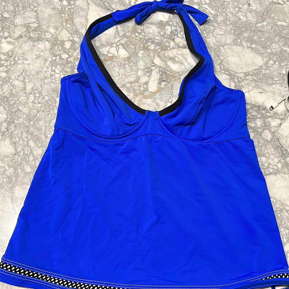 Sunsets tankini top. Royal blue. Underwire.